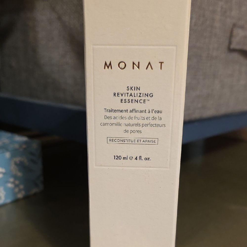 MONAT Skin Revitalizing Essence Toner - White